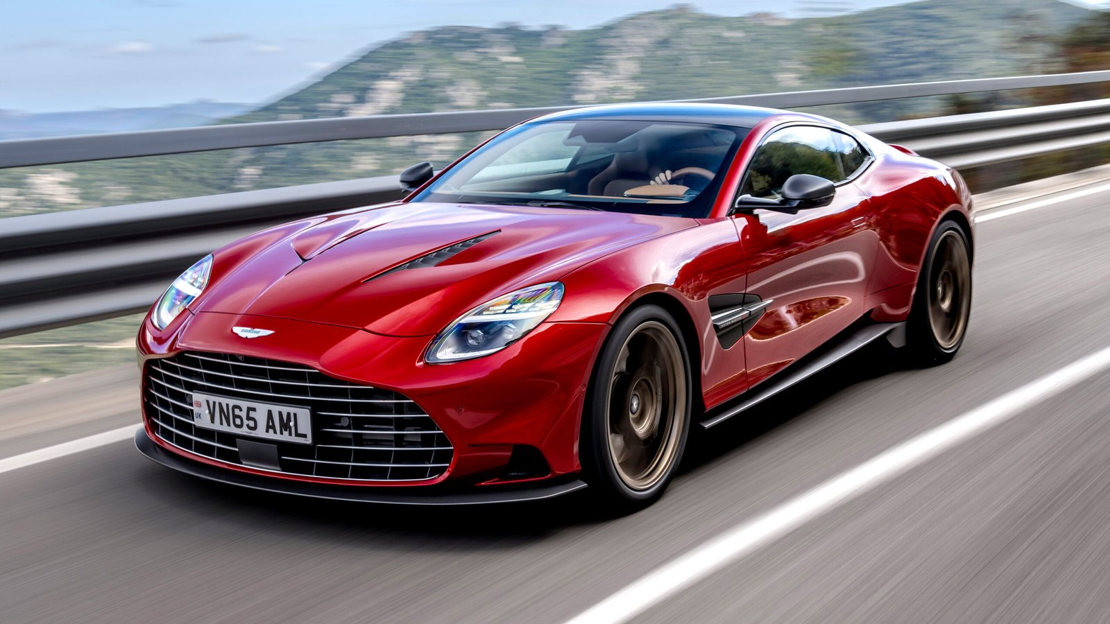 1-Aston-Martin-Vanquish-review
